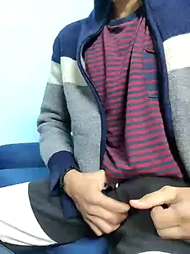 TOPMOON001 online show from January 25, 11:34 am