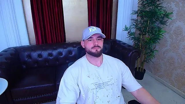 AdamJamesonn online show from November 3, 6:17 am