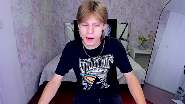 Snapshot of blondie_lover69 chatting on September 22, 9:36 pm blondie lover69 online show from September 22, 9:36 pm