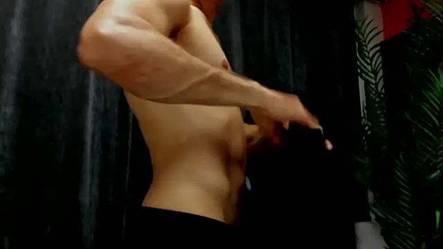 maxi styles online show from March 5, 11:39 am