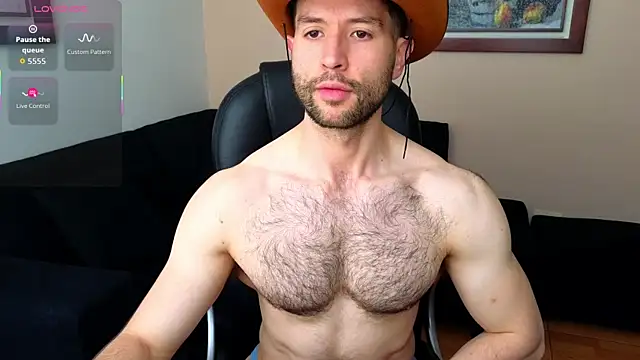 Snapshot of hairyncuteass chatting on October 15, 2:35 pm hairyncuteass online show from October 15, 2:35 pm