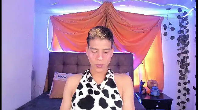 Snapshot of Ethan_Boyy chatting on March 11, 6:30 pm Ethan Boyy online show from March 11, 6:30 pm