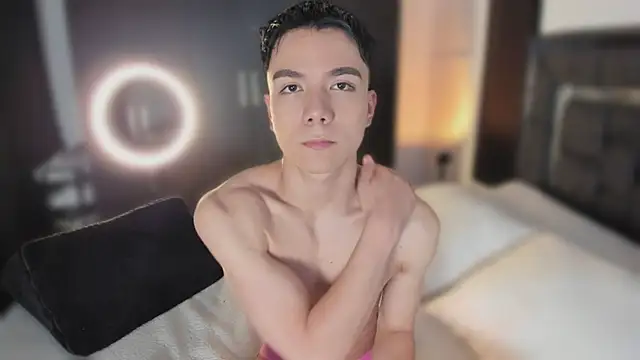 alanblack1 online show from March 18, 1:25 pm