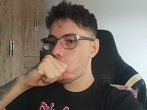 Dyllan   online show from October 10, 1:49 pm