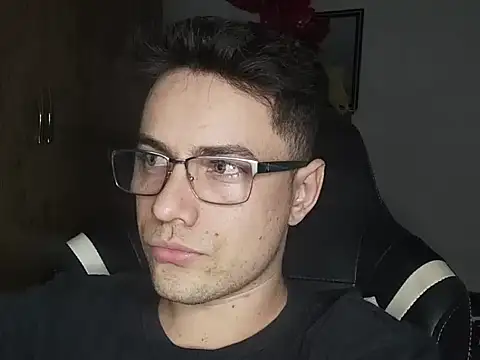 Dyllan   online show from October 14, 1:45 am