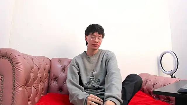 OliverWhite18 online show from January 24, 12:31 pm