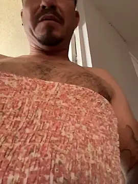 paullliliu online show from April 28, 7:40 pm