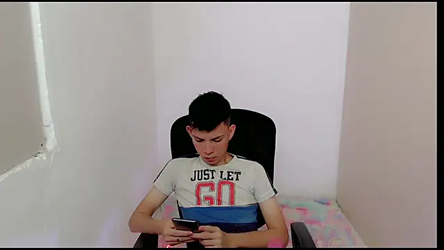 Alexxx lov online show from February 25, 12:34 pm