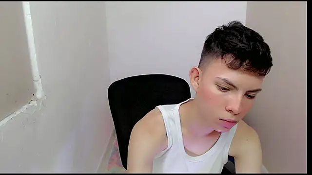 Alexxx lov online show from March 22, 1:19 pm