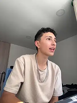 iKrofur online show from January 29, 6:39 pm