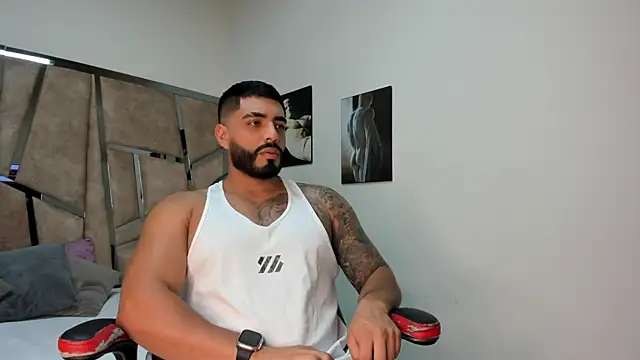 LeandroRusso online show from February 6, 7:51 pm