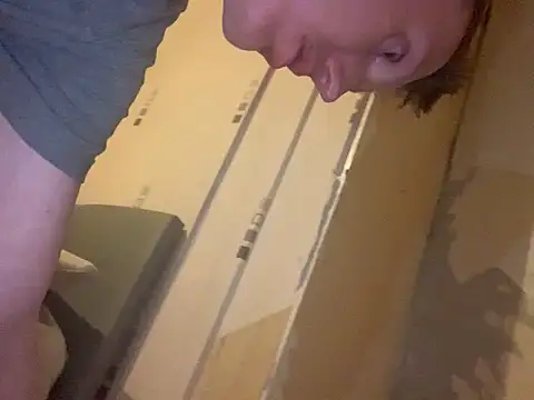 hunkiefend21 online show from December 1, 8:06 am