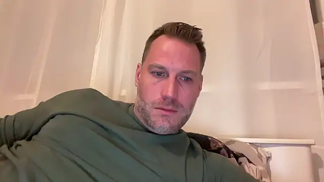 Christian87xxx online show from November 12, 8:36 pm