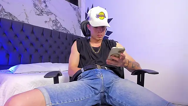 marcuscollins1  online show from March 1, 1:55 pm