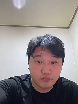 offwhite777 online show from January 30, 3:19 pm