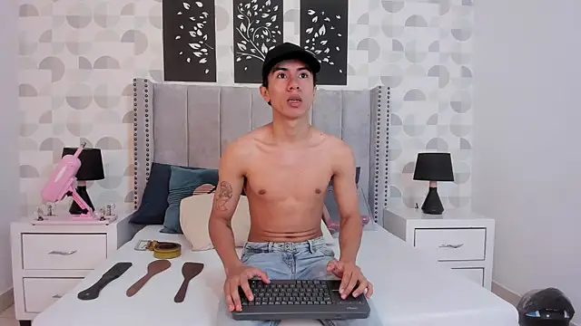 drake ms online show from February 20, 12:47 pm