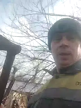 Snapshot of alex_brow_n chatting on February 5, 9:04 am alex brow n online show from February 5, 9:04 am