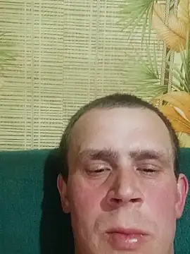 Snapshot of alex_brow_n chatting on March 13, 5:39 pm alex brow n online show from March 13, 5:39 pm