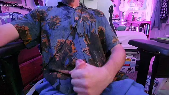 AaronSkeetman online show from July 10, 6:50 am