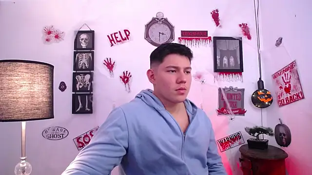 JamesCr  online show from October 28, 12:29 pm