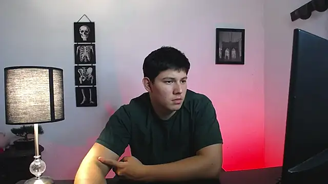 JamesCr  online show from October 22, 2:26 am