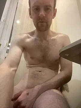 LynnAhNight online show from February 25, 3:18 am