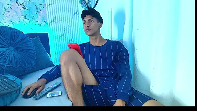 papi hotxx online show from March 4, 2:27 am