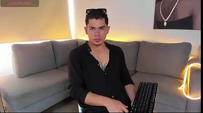 Brian Grey  online show from February 3, 6:49 pm