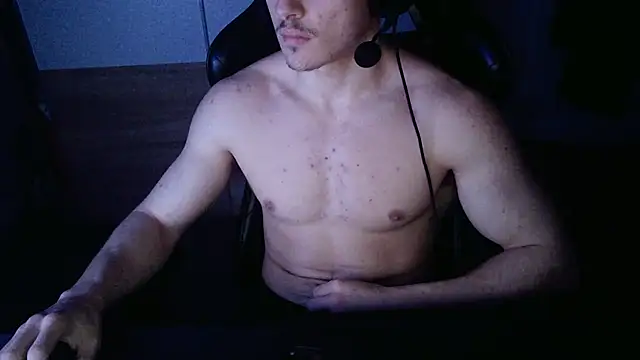 kissspls online show from January 19, 1:41 am