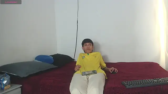 Snapshot of the_murderer chatting on March 18, 5:13 am the murderer online show from March 18, 5:13 am