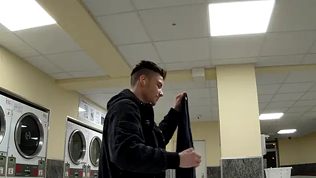 Foxtrott 242 online show from February 26, 9:49 pm