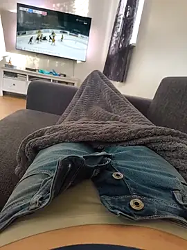 j3sp3r930 online show from March 2, 1:20 pm