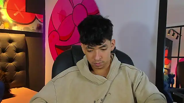 Snapshot of ISAAC_CRYSTON chatting on September 18, 8:22 pm ISAAC CRYSTON online show from September 18, 8:22 pm