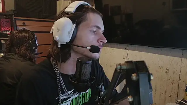 nuttyking2022 online show from February 8, 9:15 am