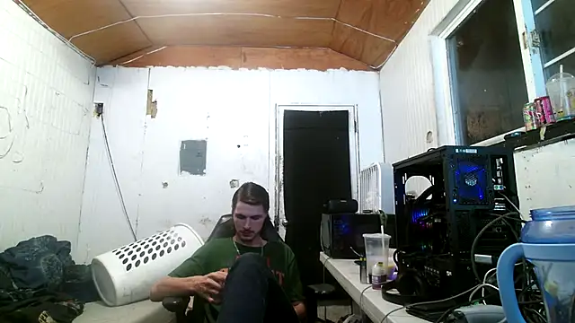 Snapshot of nuttyking2022 chatting on October 3, 5:45 am nuttyking2022 online show from October 3, 5:45 am