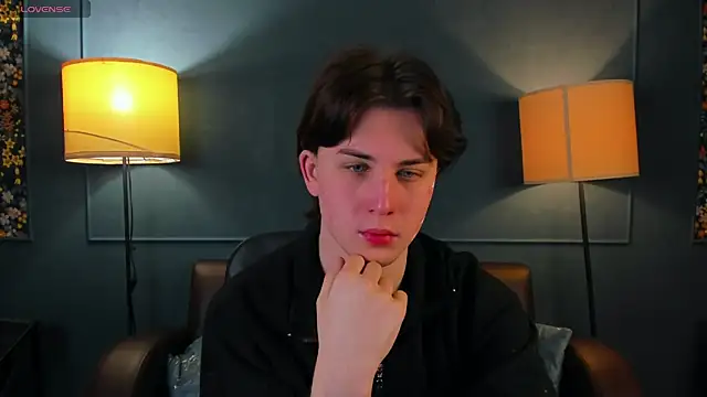 AdrianoAubert online show from February 22, 3:19 am