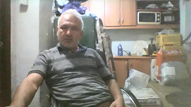 Snapshot of murat7888 chatting on October 17, 6:39 am murat7888 online show from October 17, 6:39 am