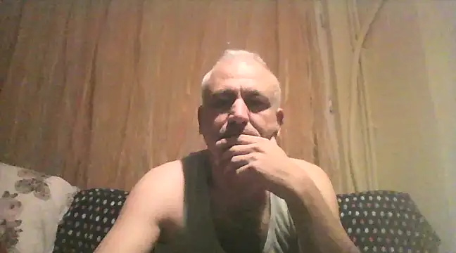 Snapshot of murat7888 chatting on February 18, 8:47 pm murat7888 online show from February 18, 8:47 pm
