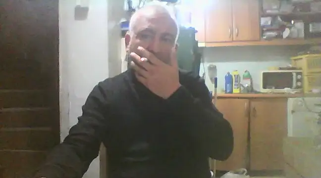 Snapshot of murat7888 chatting on March 8, 8:51 am murat7888 online show from March 8, 8:51 am