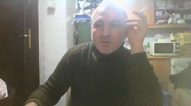 Snapshot of murat7888 chatting on February 19, 7:39 am murat7888 online show from February 19, 7:39 am