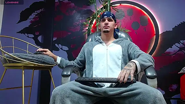 Dirty Kingg online show from November 13, 8:35 pm