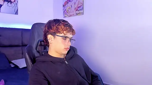 Aiiden 15 online show from October 18, 12:21 pm