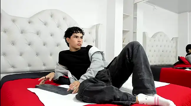 Aiiden 15 online show from February 24, 3:09 pm