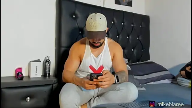 mikeblaree online show from February 17, 9:14 pm