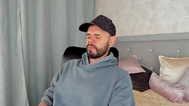 Luke Diaz7 online show from March 8, 1:04 am