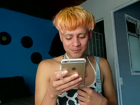 mchissexx online show from December 1, 9:40 pm