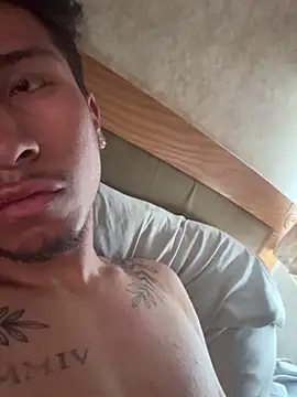 youngcouple699 online show from May 2, 10:34 pm