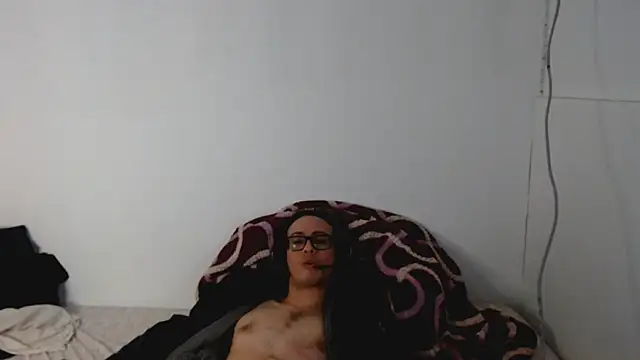 Snapshot of cholitohermoso chatting on October 6, 7:29 pm cholitohermoso online show from October 6, 7:29 pm