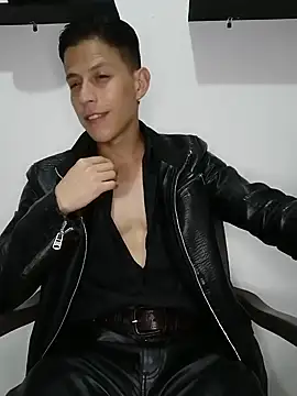 Snapshot of Mr-Eros-Master chatting on February 22, 4:40 am Mr-Eros-Master online show from February 22, 4:40 am