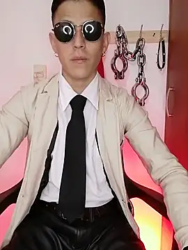 Snapshot of Mr-Eros-Master chatting on March 21, 5:45 pm Mr-Eros-Master online show from March 21, 5:45 pm